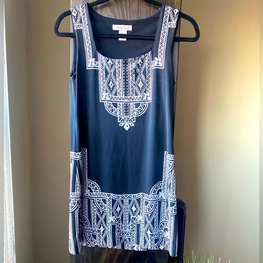 White House Black Market Black & White Geometric Top